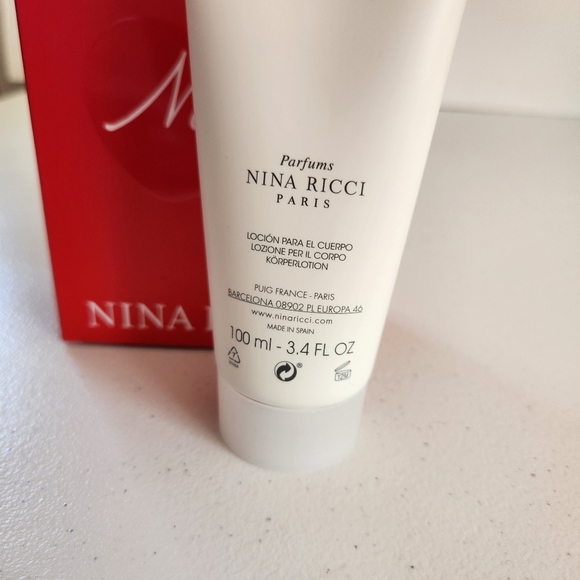 Nina By Nina Ricci Eau De Toilette Lotion .34 Fl Oz Roll On Gift Set New In Box - Picture 5 of 5